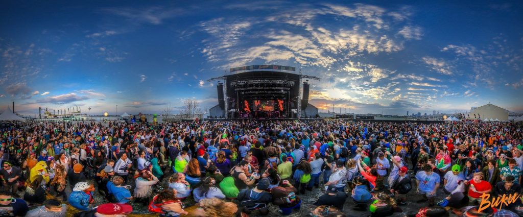 Photo Credit: http://www.mavrck.co/4-marketing-takeaways-from-music-festivals/